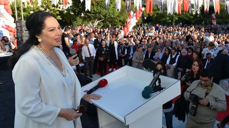 Türkan Şoray’ı ağlatan açılış… Hayatının en mutlu anını yaşadı