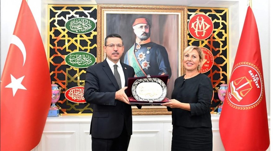 Sayıştay Şeref Salonu'na Abdülaziz'in büyük boy portresi asıldı. Atatürk'e ise yer verilmedi. Foto: Sözcü