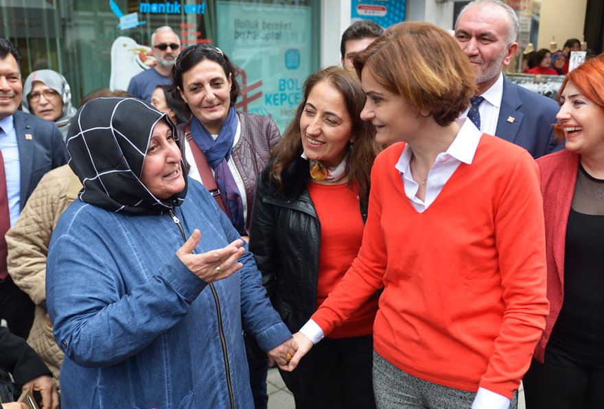 ‘2019'DA DAHA ÇOK KADIN ADAY GÖRECEĞİZ' Yerel seçim hazırlıklarına başlayan CHP İstanbul İl Başkanı Kaftancıoğlu, kenti sokak sokak geziyor. Halkın derdini dinliyor. Kaftancıoğlu, “Her bölgede bir kadın belediye başkanı olması İstanbul için kazanımdır. Hedefimiz bu” diyor.