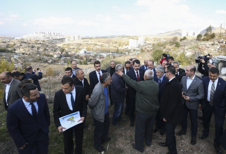 Bakan kendisine şikayetlerde bulunan bir vatandaşa