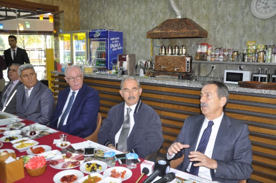 Başkan Büyükerşen santrallere Çinlilerin talip olduğu yönünde duyumlar aldığını açıkladı. FOTO- SÖZCÜ