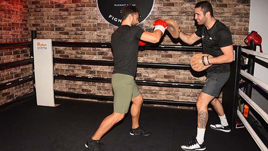 Özgün ringin tozunu attı