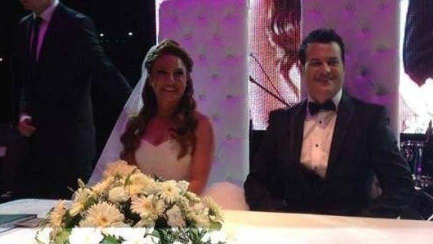 Hakan Peker ve Arzu Öztoprak boşandı