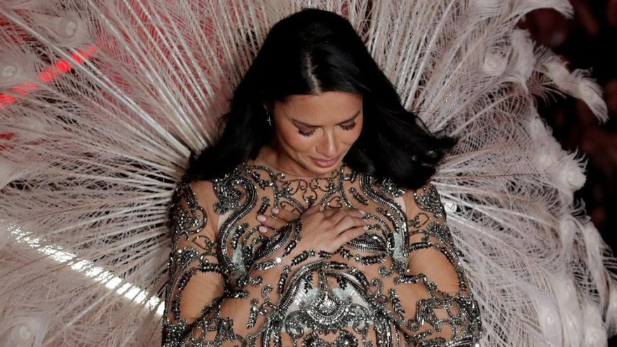 Adrina Lima Victoria’s Secret’a veda etti