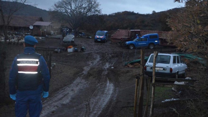 Arazi kavgasında kız kardeş, ağabeyini öldürdü