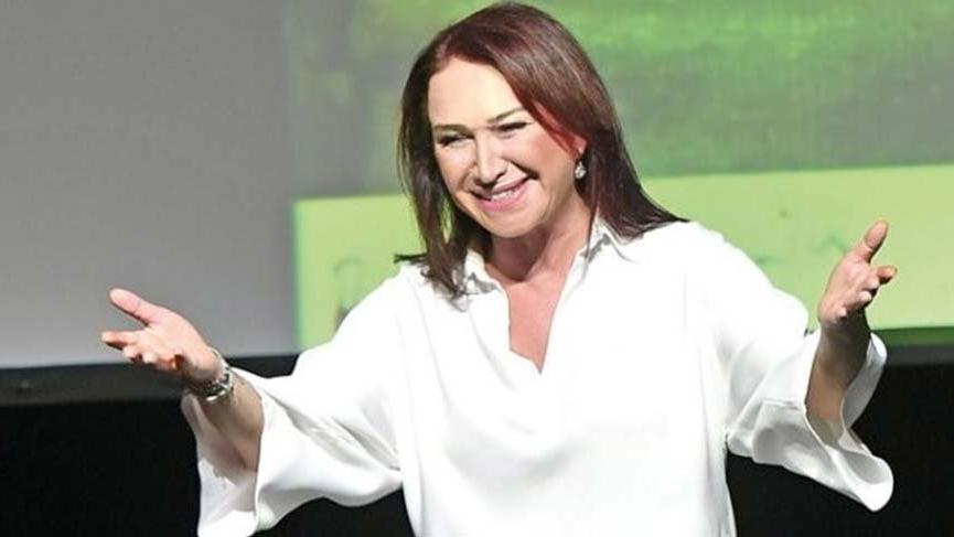 Demet Akbağ 35. sanat yılını kutladı