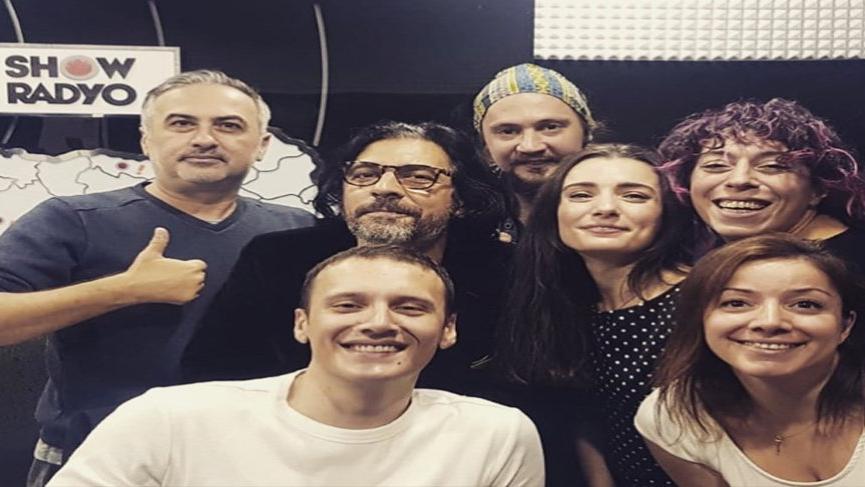 Okan Bayülgen’in ilk konuğu Edis oldu