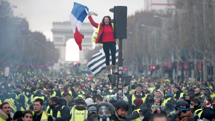 Parisâte tansiyon dÃ¼ÅmÃ¼yor! FransÄ±zlar zamlara karÅÄ± sokakta