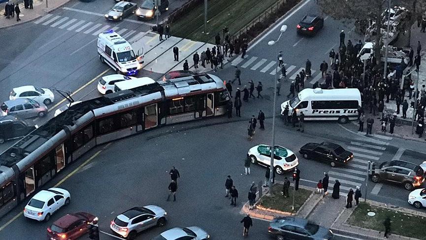 kayseri de tramvay ogrenci servisine carpti 6 yarali son dakika haberleri