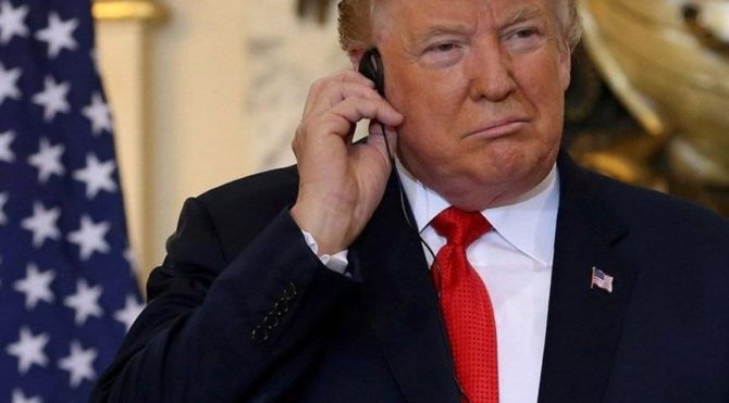 G20de çeviriyi beğenmeyen Trump, kulaklığını yere fırlattı G20de çeviriyi beğenmeyen Trump, kulaklığını yere fırlattı