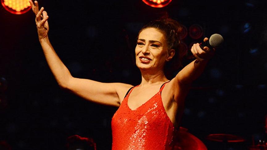 Yıldız Tilbe heyecanına yenik düştü