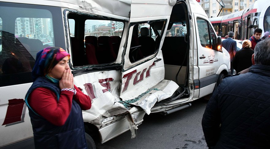 kayseri de tramvay ogrenci servisine carpti 6 yarali son dakika haberleri