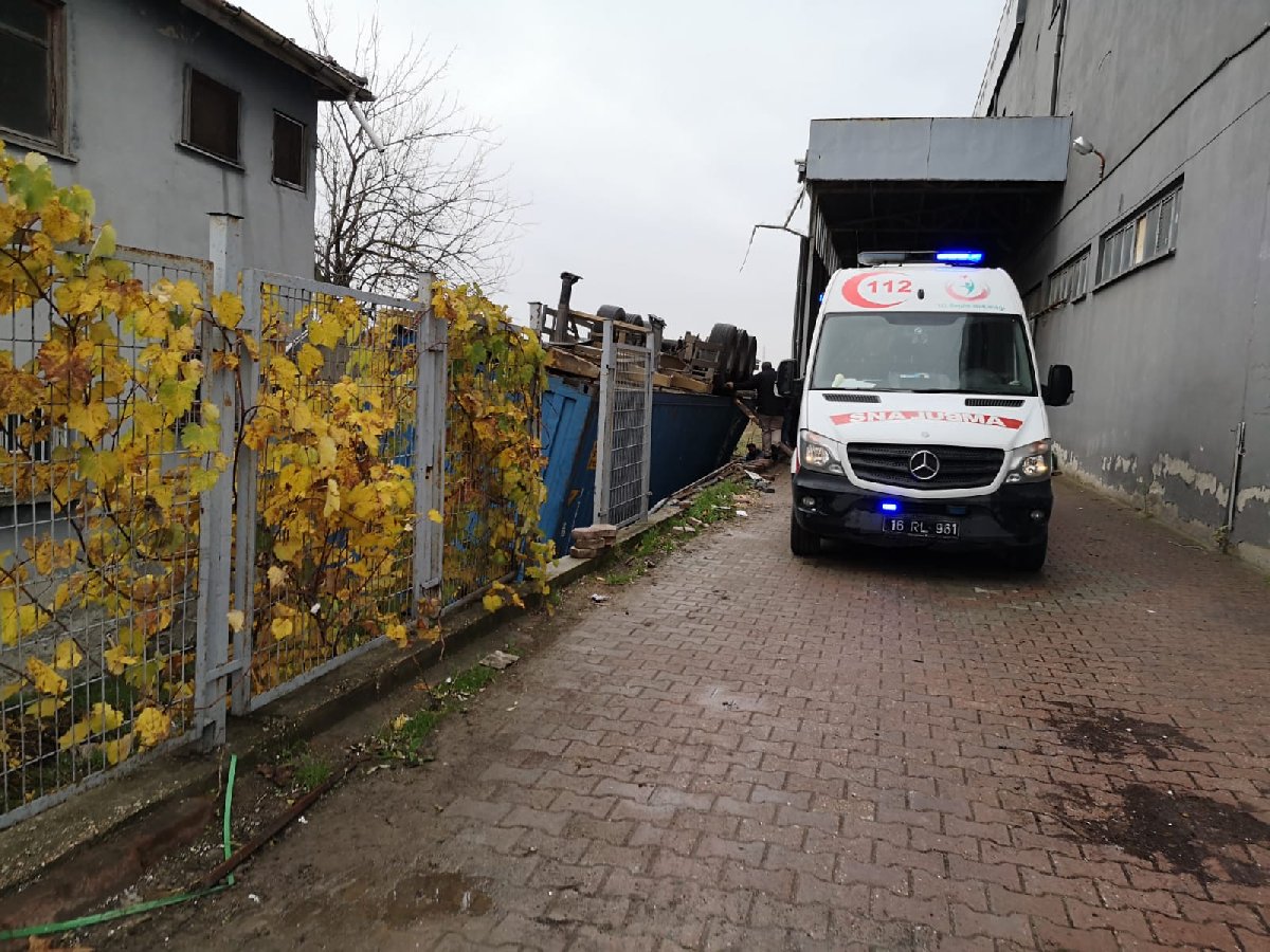 Mobilya fabrikasında konteyner faciası 2 işçi öldü, 1 işçi ağır
