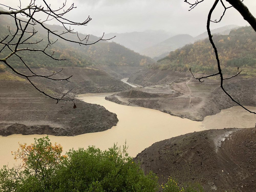 FOTO:SÖZCÜ - Yuvacık Barajı'nda su seviyesi son yılların en düşük seviyesine indi.