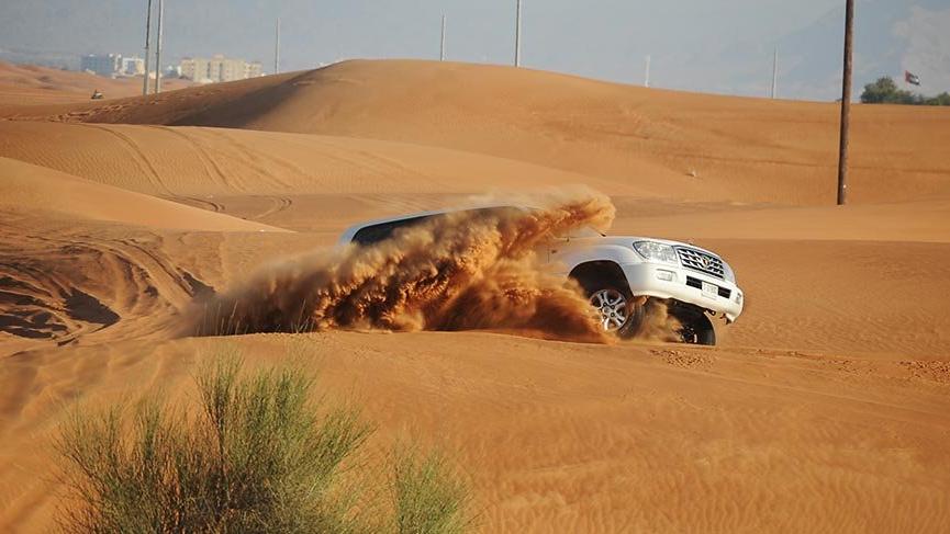 Dubai’nin en turistik aktivitesi çöl safarisi