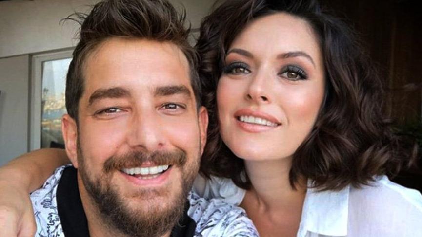Enis’ten Ezgi’ye gönderme: Millet ödül alıyor sen evde temizlik yapıyorsun