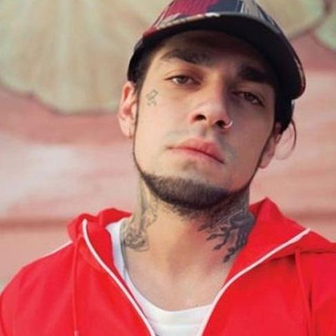 Ezhel: “Sanatın sansürlenemeyeceğini bilenlere teşekkür”