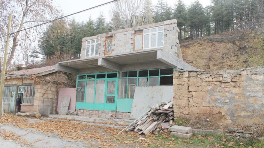 Duvar örüp İmar Barışı için başvurdu cezayı yemekten kurtulamadı!