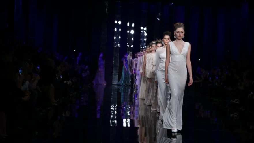Dilek Hanif’ten Fashionist’e özel defile