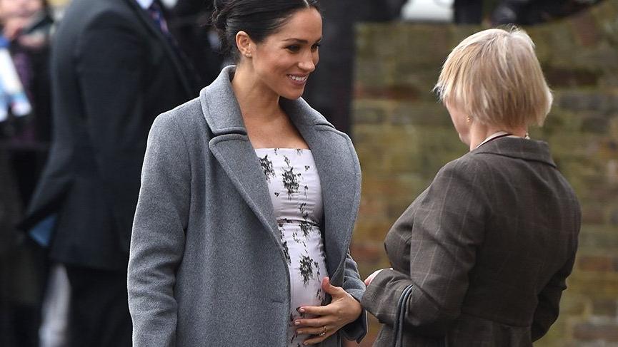 Meghan Markle hamile şıklığıyla göz doldurdu