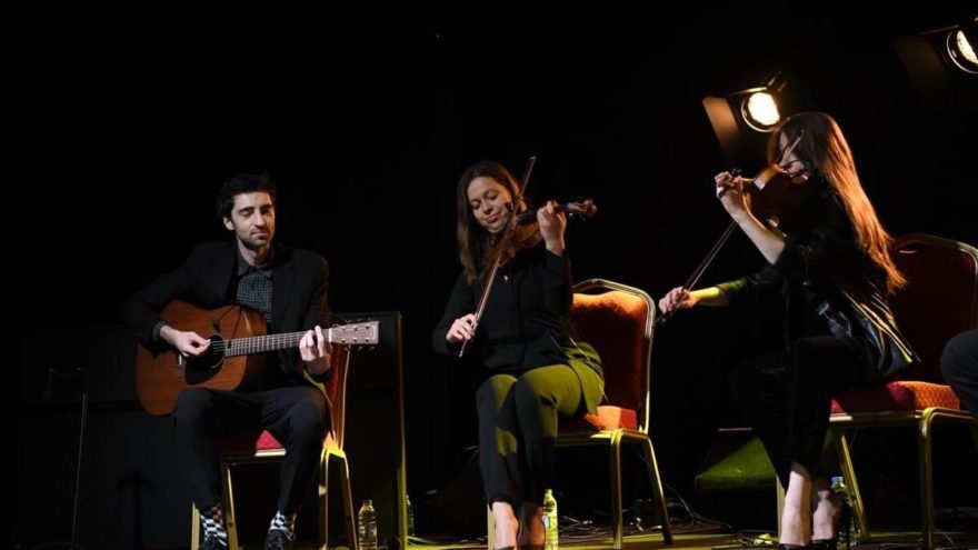 Antalya’da Grinko konserinde izleyiciye plastik sandalye şoku