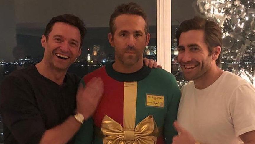 Ryan Reynolds ‘çirkin kazak’ kurbanı oldu