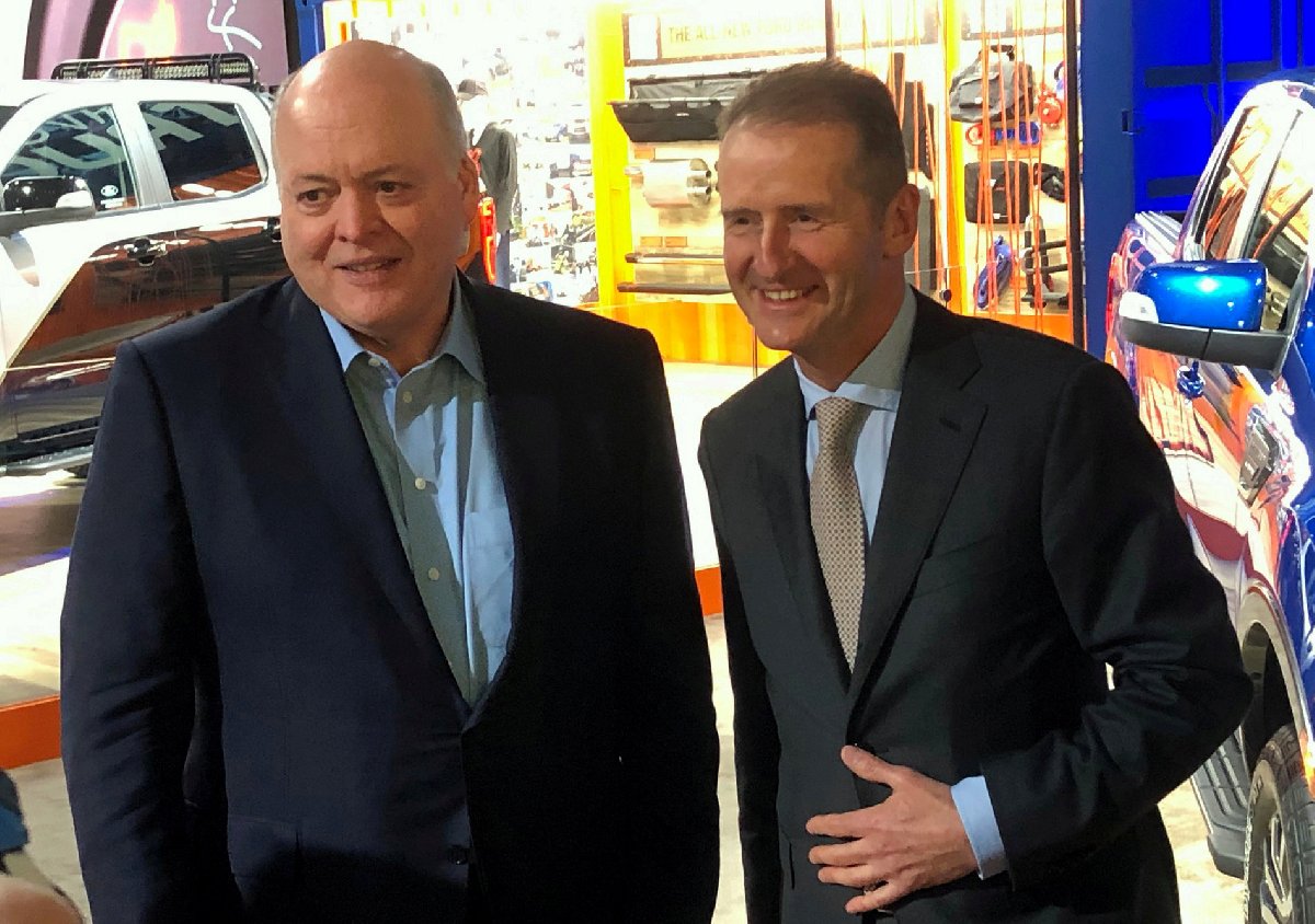 Ford CEO'su Jim Hackett ve Volkswagen CEO'su Herbert Diess