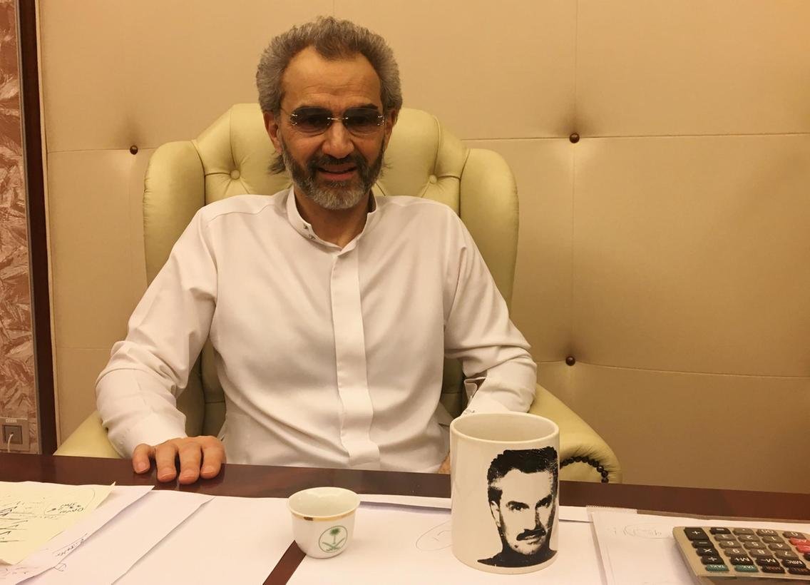 O dönem gözaltına alınan Al-Waleed bin Telal, çıktıktan sonra Riyad yönetimine destek vereceğini açıklamıştı. Prens, malvarlığının büyük bir bölümünü Riyad yönetimine vermeyi kabul etmişti.