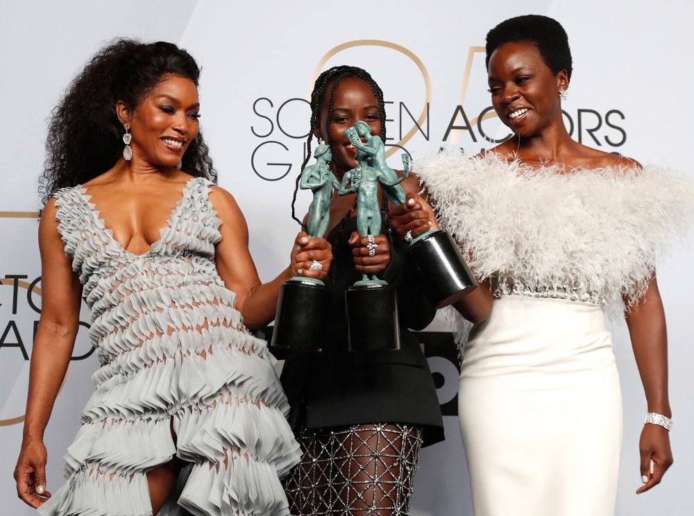 Kara Panter filminin üç kadın oyuncusu Angela Bassett, Lupita Nyong'o, Danai Gurira...