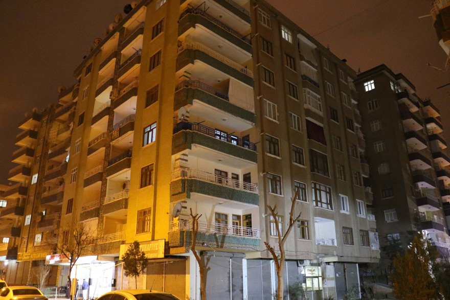 Polis, görgü tanıklarının ifadesine başvurup, cinayeti işleyen kişi ya da kişilerin yakalanması için geniş çaplı soruşturma başlattı. Fotoğraf: DHA