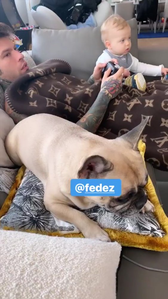Chiara Ferragni'nin eşi şarkıcı Fedez'in bu pozu dalga konusu oldu...