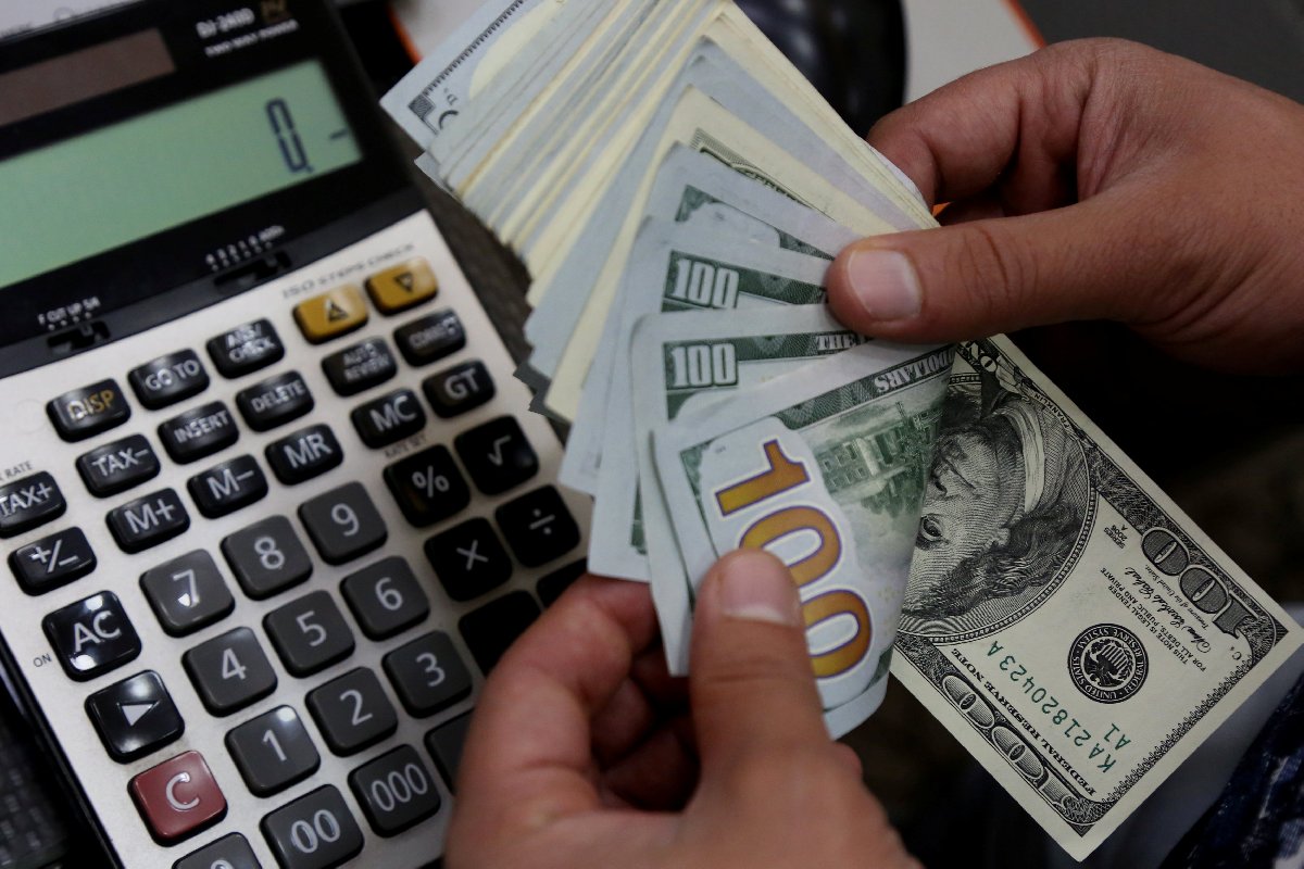 dolar111-reuters