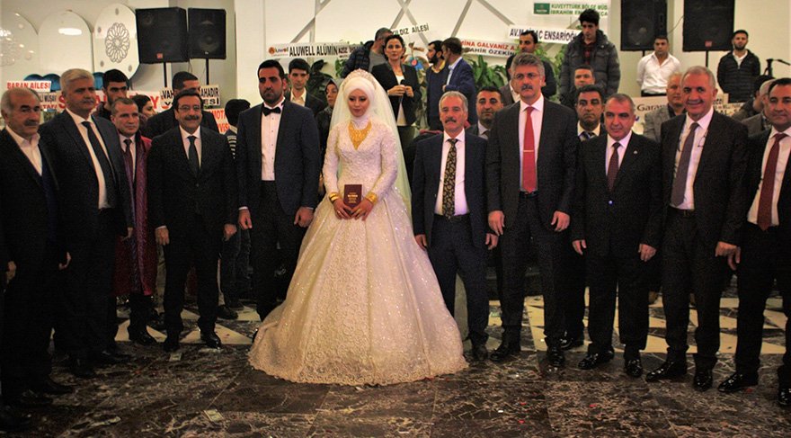 Düğünde siyaset, bürokrasi ve iş dünyası bir araya geldi Foto: İHA