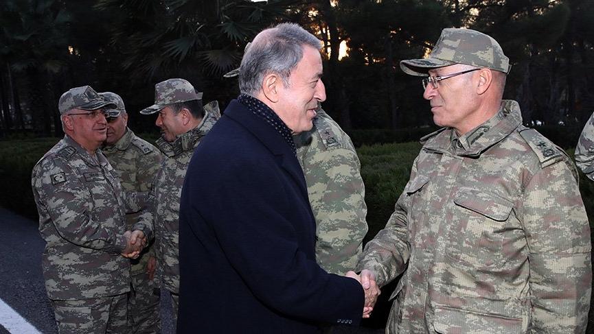 Bakan Akar ve kuvvet komutanları, Suriye sınırında