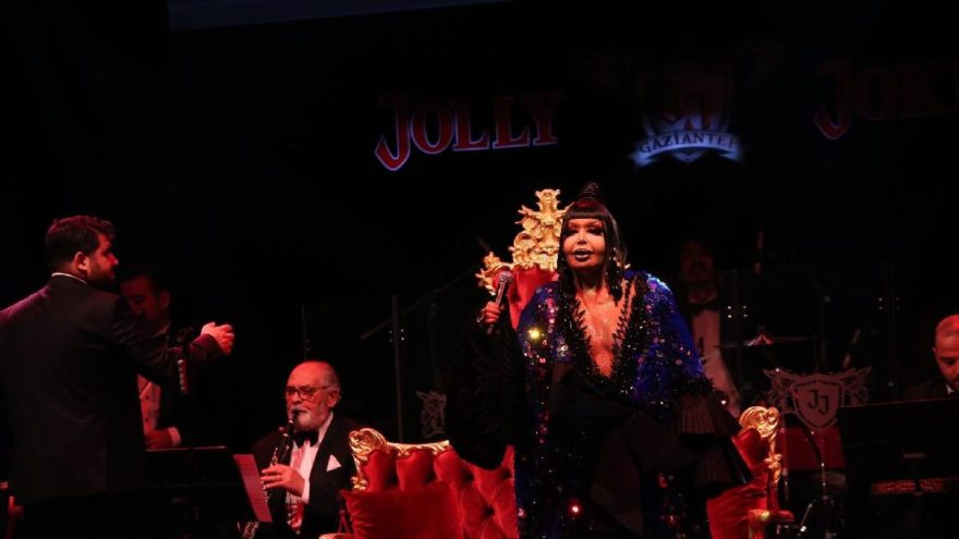 Bülent Ersoy’dan taht uyarısı