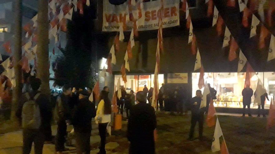 CHP örgütlerinde protesto sesleri