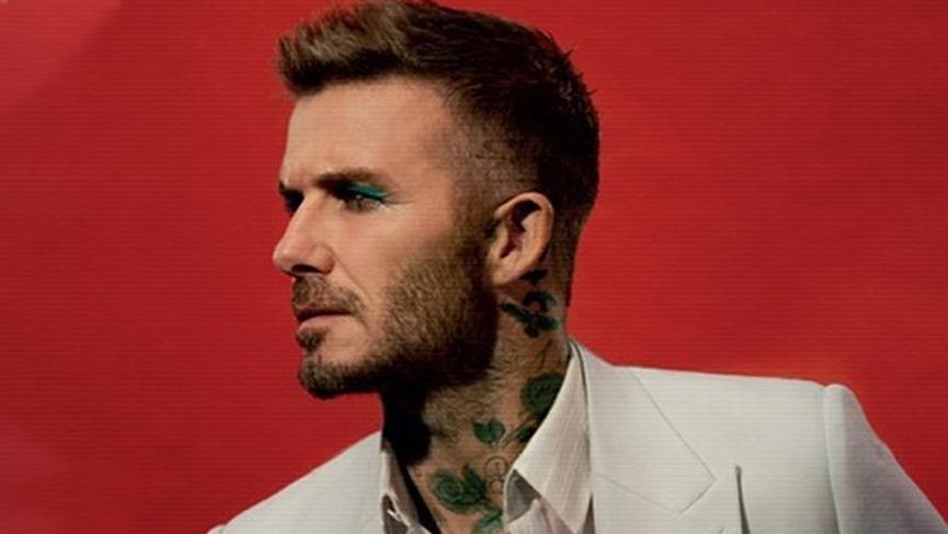 David Beckham Love dergisinin kapağı için makyaj yaptı