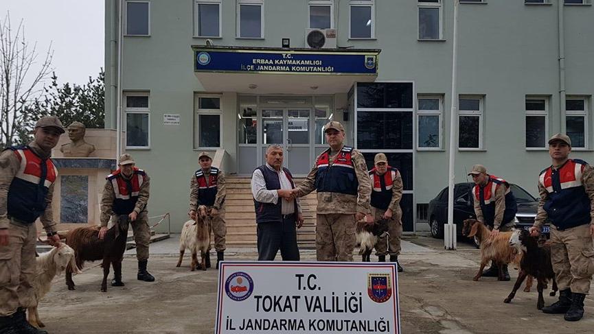 Hükümlü olduğu cezaevinin ankesörlü telefonundan dolandırıcılık yaptı