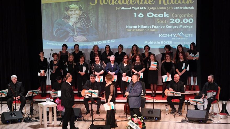 Konser sırasında sürpriz evlilik teklifi