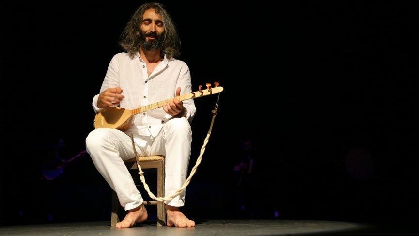 Fırat Tanış’ın Sakarya’daki oyununa salon engeli