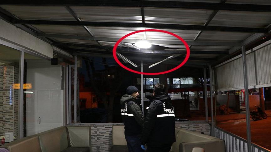 Karamanâda 14 yaÅÄ±ndaki bir kÄ±z balkondan sarkan kedisini yakalamak isterken 4âncÃ¼ kattan iÅyerinin plastik tentesinin Ã¼zerine dÃ¼Åerek yaralandÄ±. ile ilgili gÃ¶rsel sonucu
