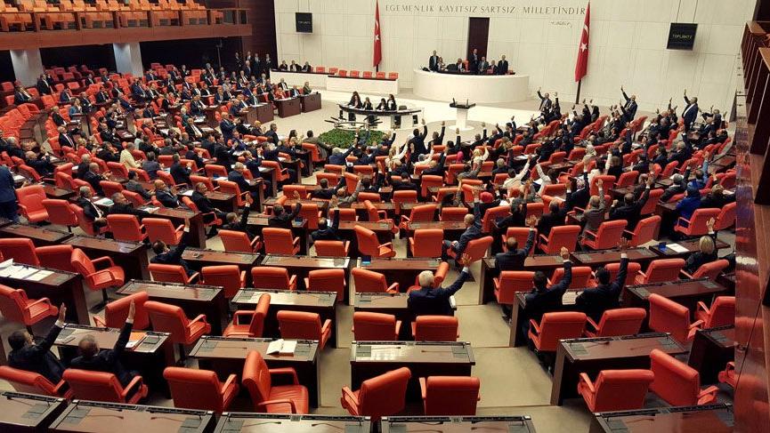Emekli aylıkları ile ilgili kanun teklifi TBMM’de kabul edildi