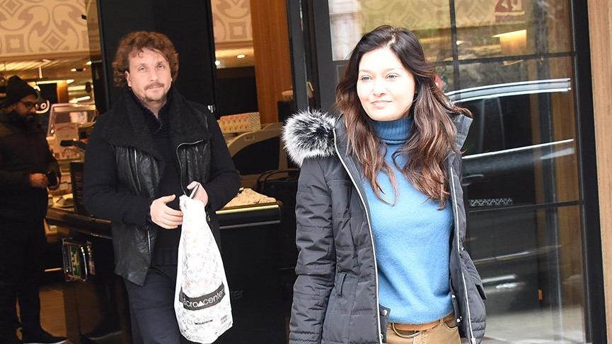 Nurgül Yeşilçay topu sevgilisine attı