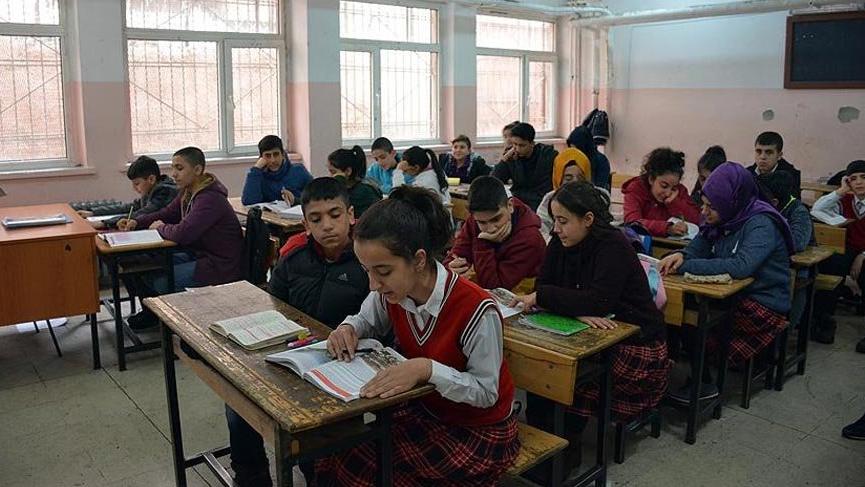 Bakan Dönmez’den okul saatleriyle ilgili çok önemli açıklama!