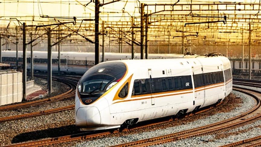 Çin dünyanın ilk 350 km hızla giden otomatik trenini geliştiriyor