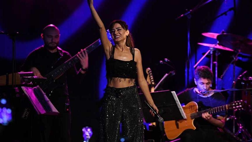 Yıldız Tilbe’den oryantal şov!