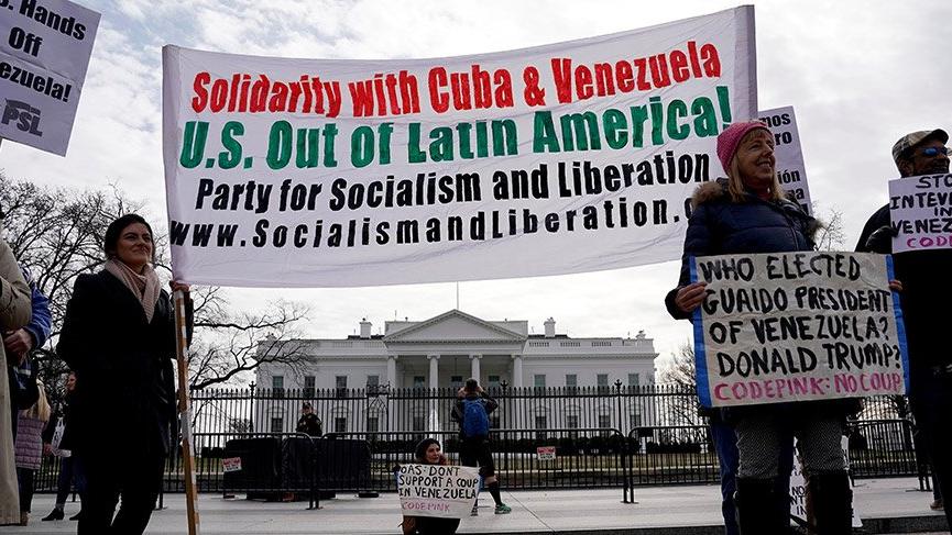 ABD’nin Venezuela politikası Beyaz Saray önünde protesto edildi