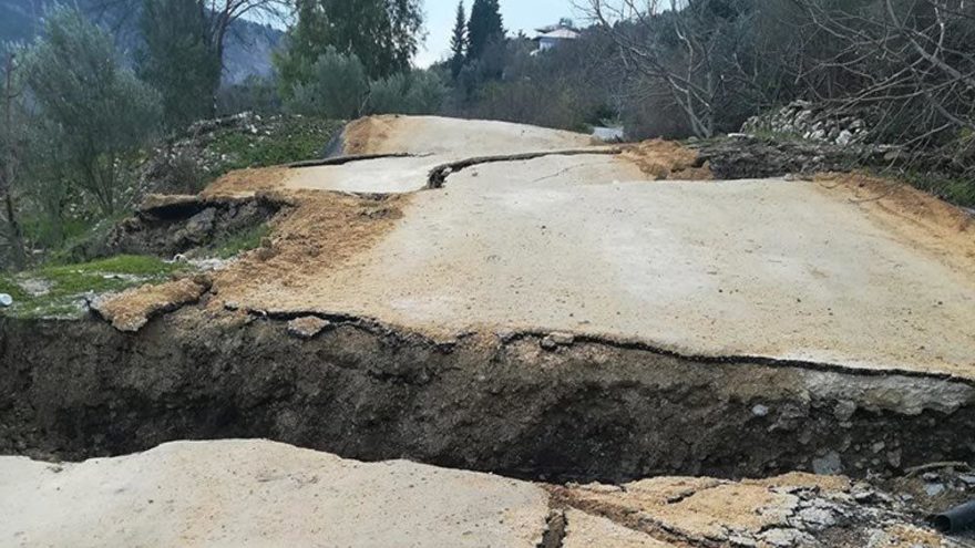 Mahallelinin yol isyanı: Oy istemeye gelmesinler