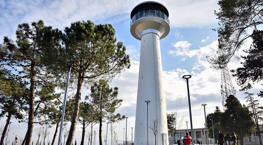 Sakarya’nın eşsiz manzarasını buradan izlerken çayınızı içebilir ve gün batımını doyasıya seyredebilirsiniz.