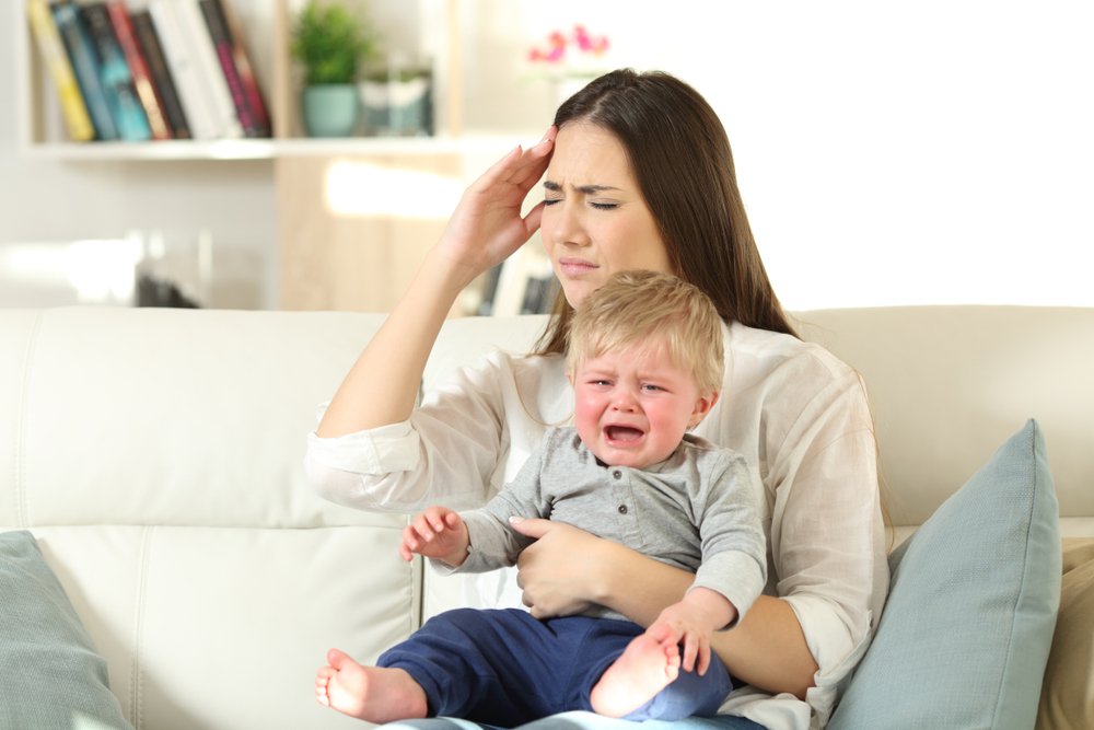 Gebelik sonrası depresyon ile başa çıkmak için öncelikle içinde bulunulan gerçekliğin farkına varılması gerektiğini vurgulayan Soysal, hayatın hem iyi hem de sıkıntılı olan dönemlerinin olabileceğinin kabul edilmesi gerektiğini anlattı. Alınabilecek basit önlemler ve yaşam değişiklikleri ile sorunun karmaşık bir hal almadan çözülebileceğini dile getiren Soysal, şu önerilerde bulundu: